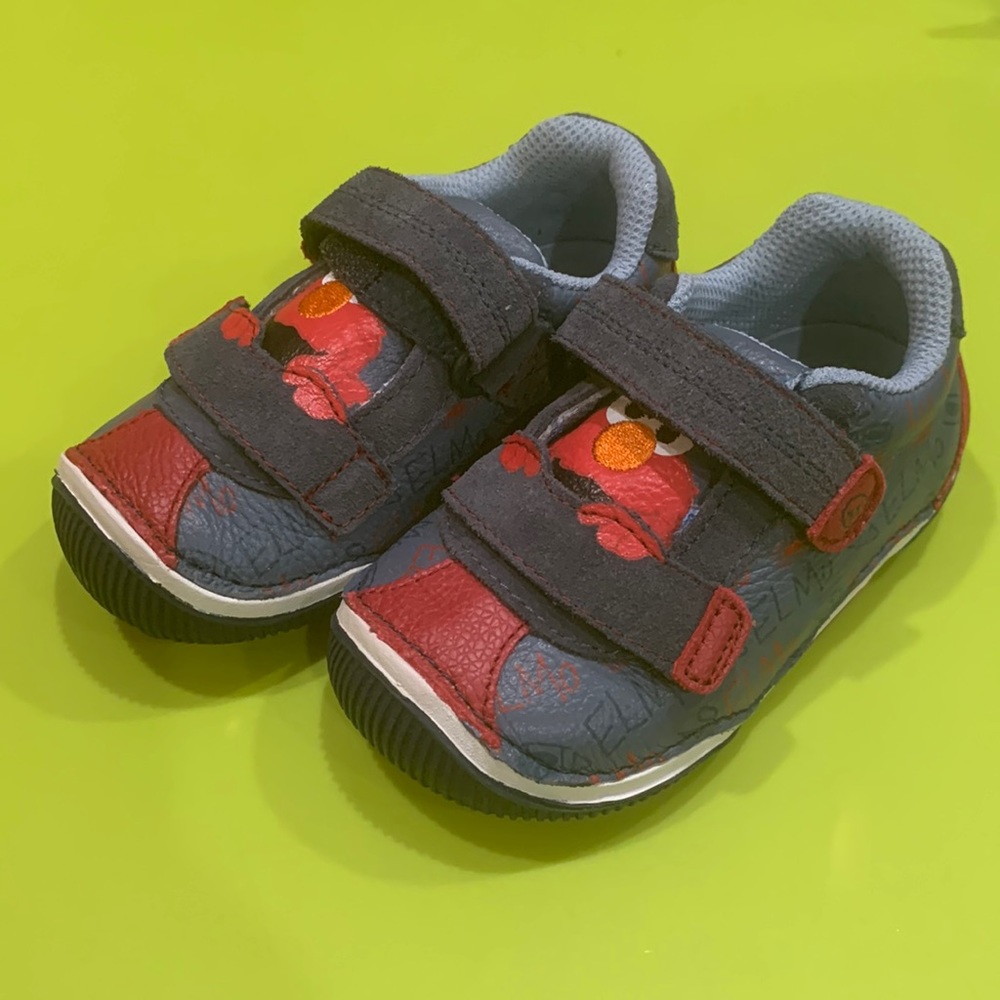 Stride rite Boys Sesame Street Elmo Velcro shoes 6W baby